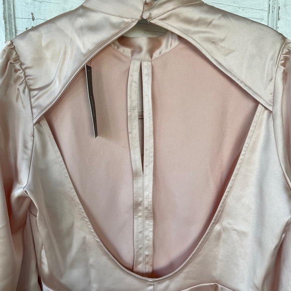 LULUS, NWT, WOMENS, DELICATE & FEMININE, CHAMPAGNE COLOR, SATIN TOP. SIZE S - Picture 9 of 13